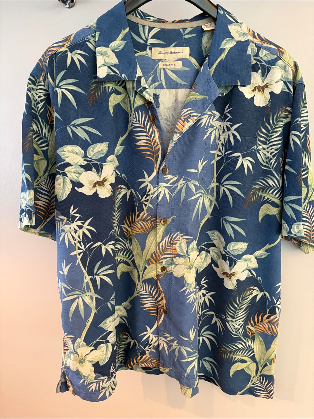 Tommy Bahama Silk Hawaiian Button-down